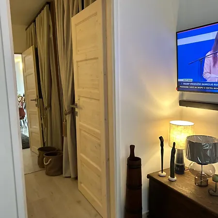 Avantgarde Apartment *