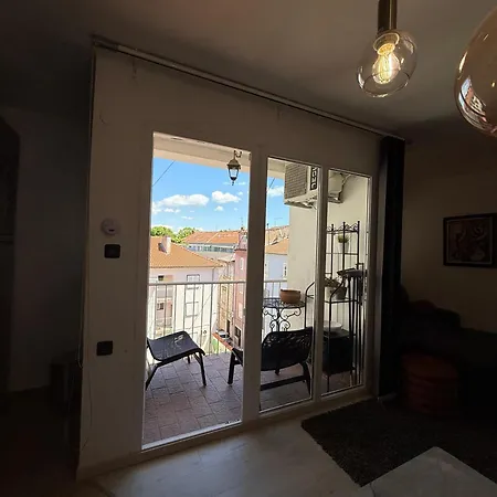Avantgarde Apartment *