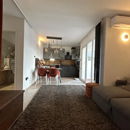 Avantgarde Apartment